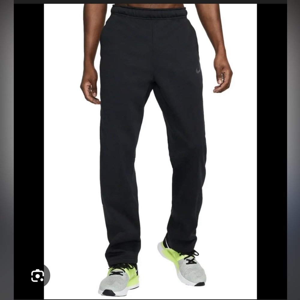 Nike Black Athletic Sweatpants with Tapered Fit